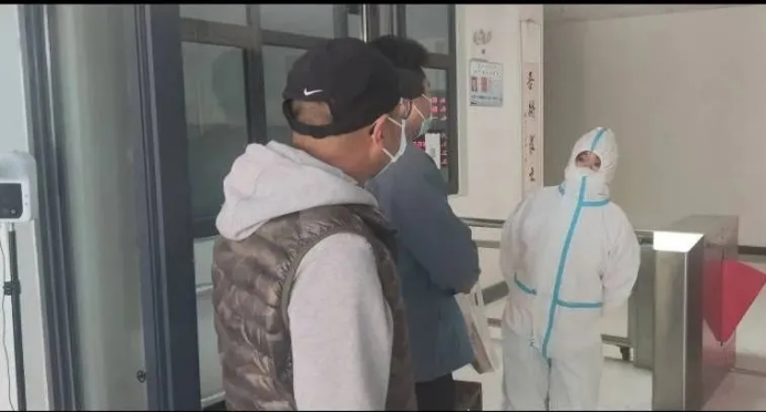 202111031635949147538155.png 我为同学做件事 | 青春战“疫”,有你有我
